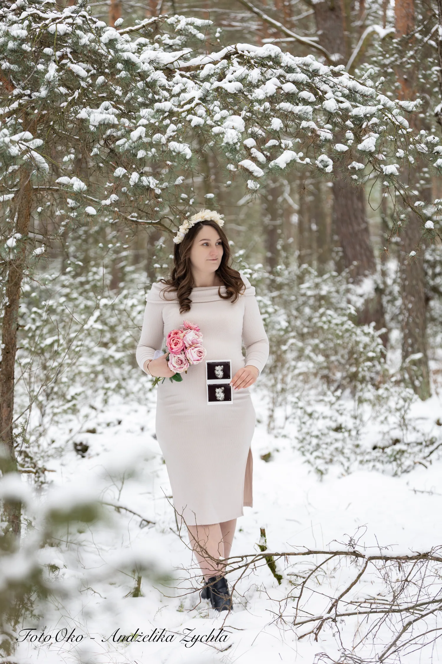 Piękno macierzyństwa, sesja ciążowa o zachodzie słońca - Fotooko Wieluń