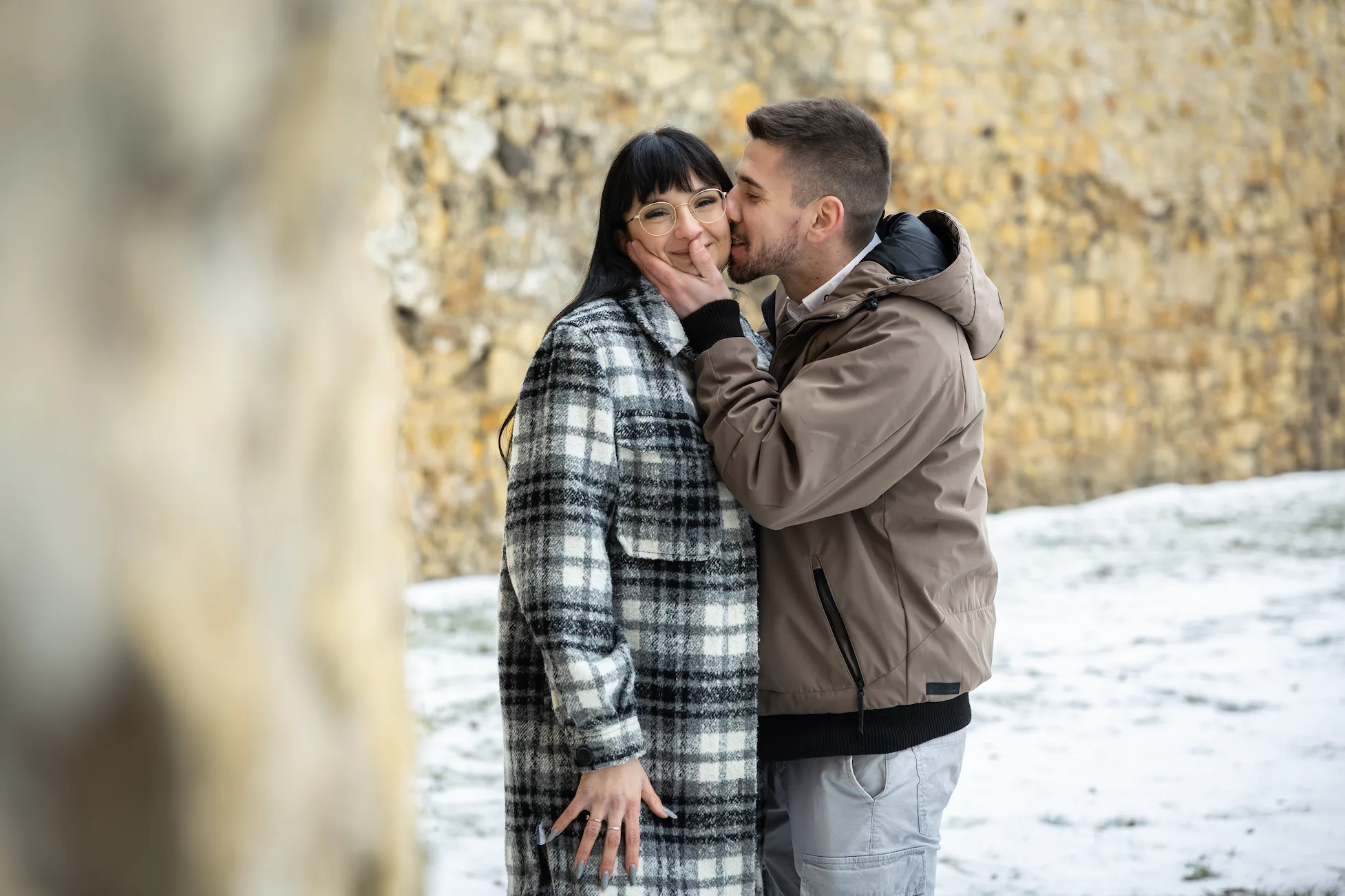 Romantyczny spacer pary, sesja narzeczeńska Wieluń i okolice